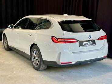SPOTICAR Bmw 5er 520 D Touring *navigation*shz*leder*r-kamera* Gebraucht - Kombi Diesel Weiß - Kelheim - 1201351289_3