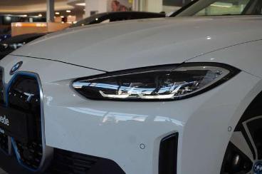 SPOTICAR Bmw I4 Gran Coupe 35 Edrive 70kwh Navi/kamera/sport Gebraucht - Limousine Elektro Weiß - Schöningen - 1201356504_5