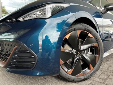 SPOTICAR Cupra Born Automatik 170kw/ 231ps 77 Kwh Navi Digitales Cockp Gebraucht - Limousine Elektro  - Bergisch-gladbach - 1201053048_3