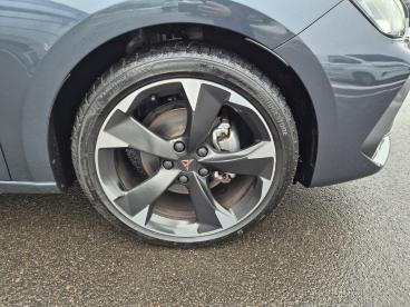 SPOTICAR Cupra Leon Leon Gebraucht - Limousine Benzin Grau - Potsdam - 1201269849_3