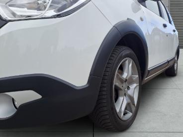 SPOTICAR Dacia Lodgy Stepway Plus, 7 Sitzer, Allwetterrader, Anhangekup Gebraucht - Familienauto Benzin Weiß - Neumünster - 1201314787_4