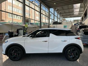 SPOTICAR Ds Ds 3 Crossback 3 Crossback E-tense Performance Line + *navi* Gebraucht - Suv Elektro Weiß - Stuttgart - 301156249_5