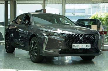 SPOTICAR Ds Ds 4 4 1.2 Mild-hybrid 136 Antoine De Saint Exupery Key Gebraucht - Suv Benzin  - Karlsruhe - 301164497_2