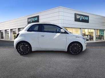 SPOTICAR Fiat 500 E C Icon 118 Automatik; *komfort-paket *winter-pak Gebraucht - Kleinwagen Elektro Weiß - Wiesbaden - 1201160029_4