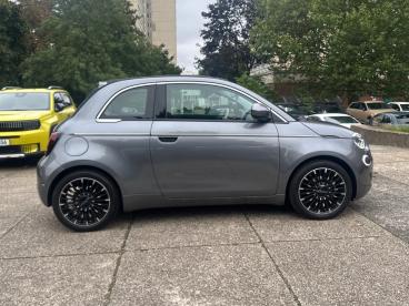 SPOTICAR Fiat 500 E C La Prima By Bocelli Batterie 42 Kwh Gebraucht - Kleinwagen Elektro Grau - Berlin - 1201187031_4