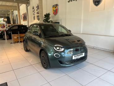 SPOTICAR Fiat 500 E Giorgio Armani Limousine Gebraucht - Kleinwagen Elektro  - Dresden - 1201184906_2