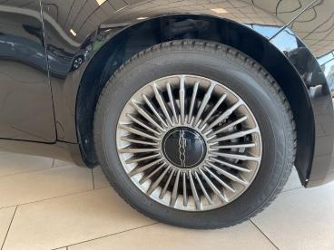 SPOTICAR Fiat 500 E Gebraucht - Kleinwagen Elektro Schwarz - Bad Wörishofen - 1201332000_4
