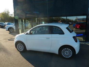 SPOTICAR Fiat 500 E 500 E Basis Klima, Shz, Pdc, Kamera Gebraucht - Kleinwagen Elektro Weiß - Bad Saulgau - 1201340691_5