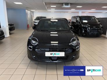 SPOTICAR Fiat 600 600e Sport 156 Automatik *navi*shz*kamera Gebraucht - Wohnmobil Elektro Schwarz - Frankfurt - 1201297665_2