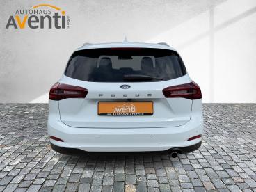 SPOTICAR Ford Focus Turnier Titanium Led*shz*navi*klima*kamera Gebraucht - Kleinwagen Benzin Weiß - Bamberg - 1201170324_5