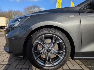 SPOTICAR Ford Focus Turnier St-line Shz Kamera Ahk Allwetter Navi Gebraucht - Kleinwagen Benzin Grau - Gnarrenburg - 1201252519_2