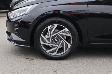 SPOTICAR Hyundai I20 Trend Gebraucht - Kleinwagen Benzin Schwarz - Wangen Im Allgäu - 1201278037_3