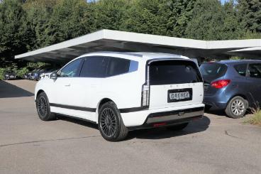 SPOTICAR Hyundai Ioniq 9 My26 6-sitzer 110kwh 307ps Uniq 4wd Pano Gebraucht - Limousine Elektro Weiß - Wangen Im Allgäu - 1201277256_5