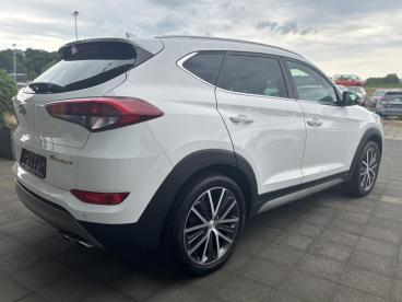 SPOTICAR Hyundai Tucson 1.6 Passion **automatik/navi/shz/kamera** Gebraucht - Suv Benzin Weiß - Greven - 1201315048_3
