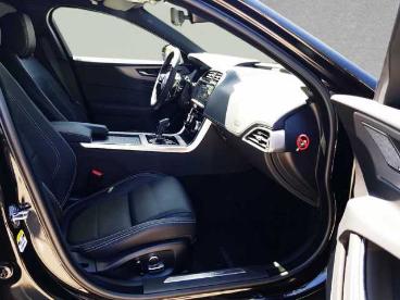 SPOTICAR Jaguar Xe D180 Aut. R-dynamic Se Gebraucht - Limousine Diesel Schwarz - Regensburg - 1201281626_3