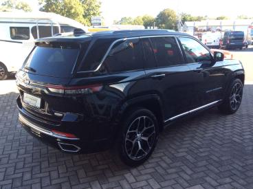 SPOTICAR Jeep Grand Cherokee 2.0 4xe Plug-in Hybrid Automatik Summit Reserve Gebraucht - Suv Plug-in Hybrid Schwarz - Lehrte - 1201314085_3