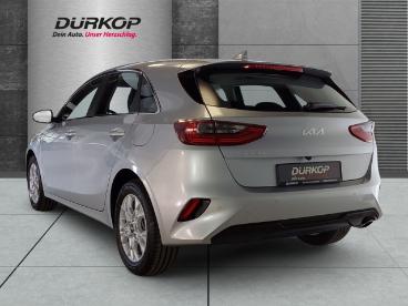 SPOTICAR Kia Ceed Cee-d Ceed Vision Komfort-plus-paket Navi Digitales Cock Gebraucht - Kleinwagen Benzin Silber - Braunschweig - 1201269699_3