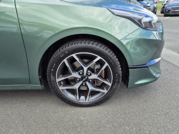 SPOTICAR Kia Ceed Cee-d Ceed Gebraucht - Limousine Benzin Grün - Potsdam - 1201280901_5