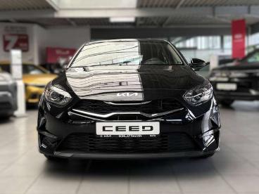 SPOTICAR Kia Ceed Cee-d Ceed / Ceed 1.0 Vision Komfort-pluspaket Gebraucht - Kleinwagen Benzin Schwarz - Melle - 1201299431_2