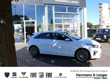 SPOTICAR Kia Ceed Cee-d Ceed Gebraucht - Limousine Benzin Weiß - Potsdam - 1201349574_1