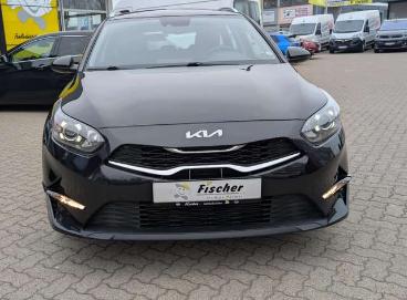 SPOTICAR Kia Ceed Sw / Ceed Sw Vision / Sitzheizung / Ruckfahrkamera Gebraucht - Kombi Benzin Schwarz - Kaltenkirchen - 1201273466_3