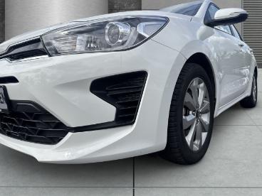 SPOTICAR Kia Rio 1.2 Vision Carplay Dab Shz Lenkradhzg Gebraucht - Kleinwagen Benzin Weiß - Berlin - 1201332566_4