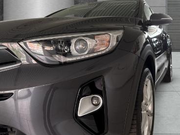 SPOTICAR Kia Stonic 1.0 Dream Team Edition Lenkradhzg Shz Keyless Navi Gebraucht - Suv Benzin Grau - Lübeck - 1201297571_4