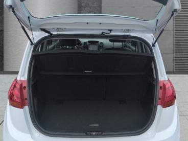 SPOTICAR Kia Venga Spirit Cvvt,klimaanlage+park Distance Control+sitz Gebraucht - Kleinwagen Benzin Weiß - Hildesheim - 1201307725_5