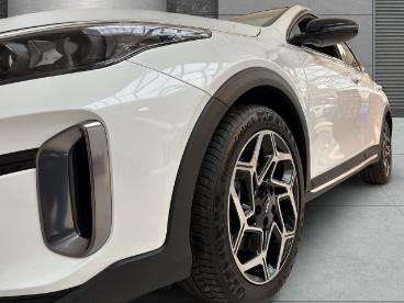 SPOTICAR Kia Xceed  Gebraucht - Limousine Benzin Weiß - Braunschweig - 1201236157_4