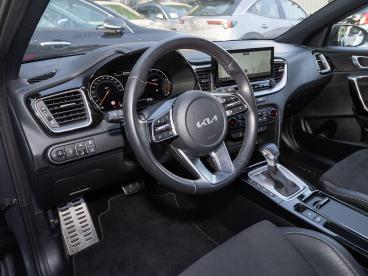 SPOTICAR Kia Xceed 1.6 Black Xdition +pano+nav+rfk+pdc+l/shz++ Gebraucht - Limousine Benzin Grau - Solingen - 1201305885_5