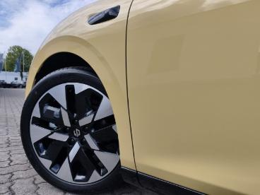 SPOTICAR Leapmotor B05 Design Pro Max 67kwh 482km Wltp +pano+ccs+acc+ Gebraucht - Limousine Elektro Gelb - Bremervörde - 1201327908_2