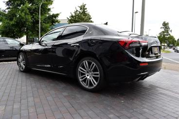 SPOTICAR Maserati Ghibli S Q4*sport*20 Zoll*leder*xenon*shz*navi* Gebraucht - Limousine Benzin Schwarz - Braunschweig - 1201272169_5