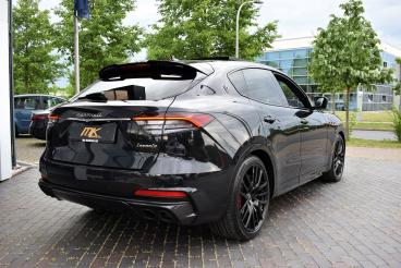 SPOTICAR Maserati Levante Trofeo 3.8 V8 21zoll*pano*led*carbon*top Gebraucht - Geländewagen Benzin Schwarz - Braunschweig - 1201272125_5