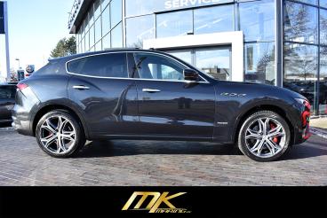 SPOTICAR Maserati Levante Gran Sport*pano*luft*carplay*navi*21zoll Gebraucht - Geländewagen Diesel Schwarz - Braunschweig - 1201272152_3