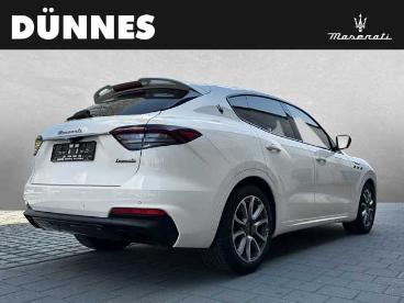 SPOTICAR Maserati Levante Modena - Maserati Regensburg Gebraucht - Geländewagen Benzin Weiß - Regensburg - 1201281735_2