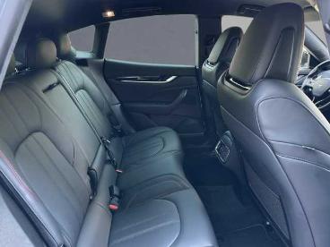 SPOTICAR Maserati Levante Modena - Maserati Regensburg Gebraucht - Geländewagen Benzin Weiß - Regensburg - 1201281735_5