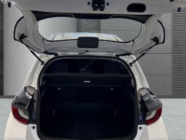 SPOTICAR Mazda 2 Hybrid Prime-line Acc Apple Carplay Android Auto K Gebraucht - Kleinwagen Hybrid Weiß - Lübeck - 1201272987_5