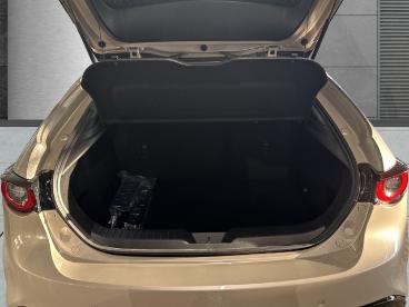 SPOTICAR Mazda 3 Takumi 2.0l E-skyactiv X Allrad Hud El. Schiebedac Gebraucht - Limousine Benzin  - Lübeck - 1201227471_5