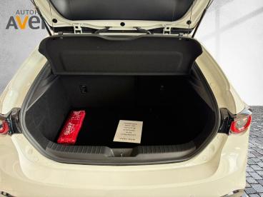 SPOTICAR Mazda 3 Centre-line Rfk*acc*led*navi*lm*hud*shz Gebraucht - Limousine Benzin Weiß - Bamberg - 1201306274_5