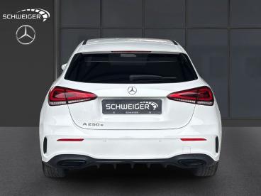 SPOTICAR Mercedes A-klasse Classe A E Amg-line Night-paket Sitzheizung Gebraucht - Limousine Plug-in Hybrid Weiß - Reichertshofen - 1201345811_3