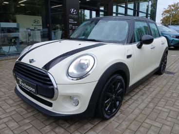SPOTICAR Mini Cooper 1.5 +pdc+sitzheizung+led+8-fach+ Gebraucht - Kleinwagen Benzin Weiß - Espelkamp - 1201187169_1