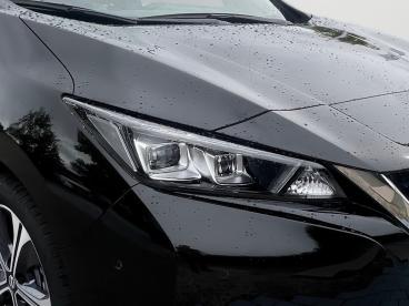 SPOTICAR Nissan Leaf (ze1), 40kw, Kamera, Sitzheizung, Navi, Tekna Gebraucht - Limousine Elektro  - Berlin - 1201175544_5