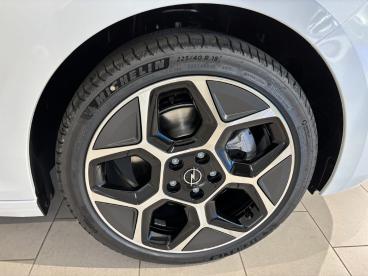 SPOTICAR Opel Astra 1.2 Turbo Hybrid 48 V Gs Gebraucht - Limousine Benzin Weiß - Wilhelmshaven - 1201201909_4