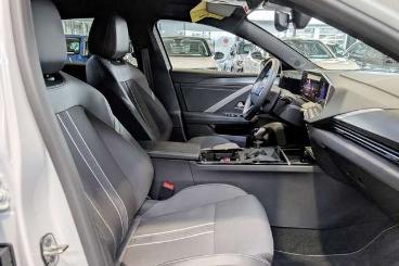 SPOTICAR Opel Astra 1.2 Turbo Gs *ahk*acc*kamera*navi* Gebraucht - Limousine Benzin Weiß - Meppen - 1201214461_5