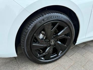 SPOTICAR Opel Astra 1.2 Turbo Gs Gebraucht - Limousine Benzin Weiß - Saarburg - 1201216385_4