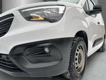 SPOTICAR Opel Combo Cargo Xl 1.5d Holzboden Vergl.heckflugelturen Beif.airba Gebraucht -  Diesel Weiß - Lübeck - 1201224229_4