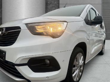 SPOTICAR Opel Combo Life 1.5 D Ultimate Xl 96kw 6-gang Navi Apple Carplay A Gebraucht -  Diesel Weiß - Lübeck - 1201219919_4