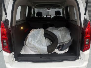 SPOTICAR Opel Combo Life 1.5 D Ultimate Xl 96kw 6-gang Navi Apple Carplay A Gebraucht -  Diesel Weiß - Lübeck - 1201219919_5