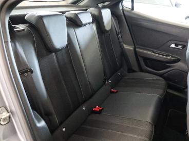 SPOTICAR Opel Mokka Mokka-e Elegance*kamera*pdc*shz*lhz*allwetter* Gebraucht - Suv Elektro Silber - Siegen - 1201178997_5