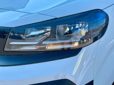 SPOTICAR Opel Vivaro Cargo/kasten Lang L3 2.0 At Navi*wireless Gebraucht -  Diesel Weiß - Kelheim - 1201246205_4